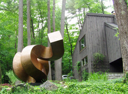Different views so the scale of the sculpture is shown 